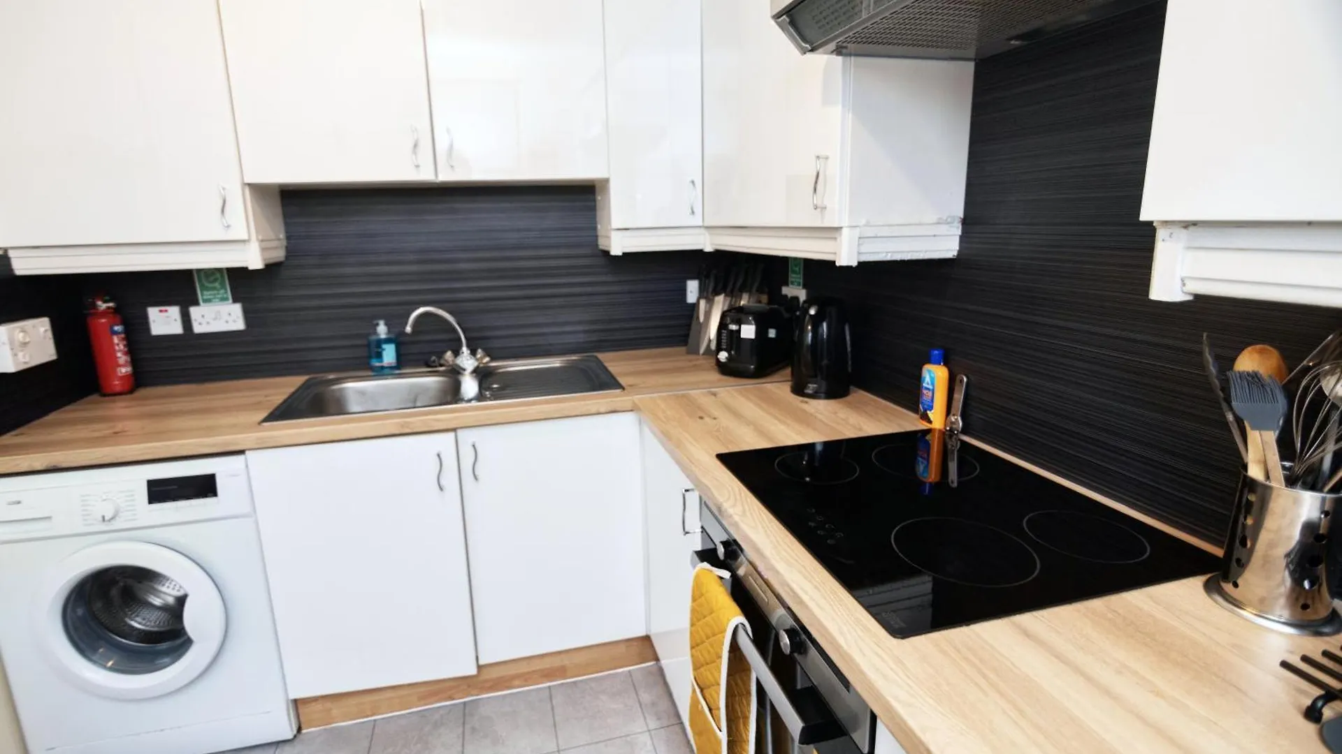 The Summit Apartment - Aberdeen City Centre - Perfect For Long And Short Stay 0*,